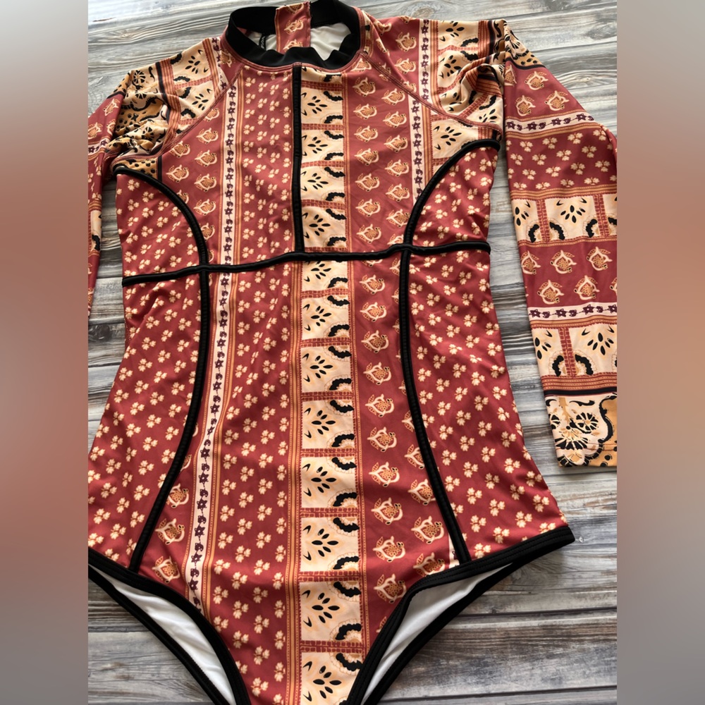 RIP CURL Saffron Skies one piece surf suit in paisley rust size 12 - Picture 6 of 13